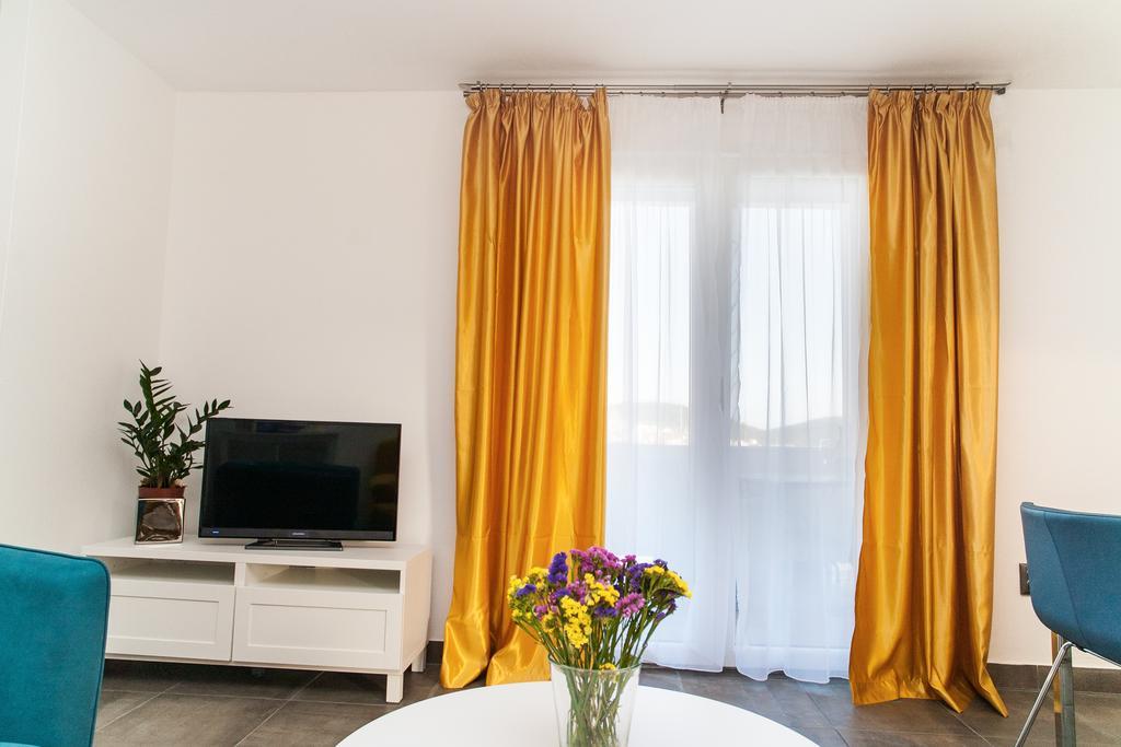 Apartment Ema Рогозница Екстериор снимка