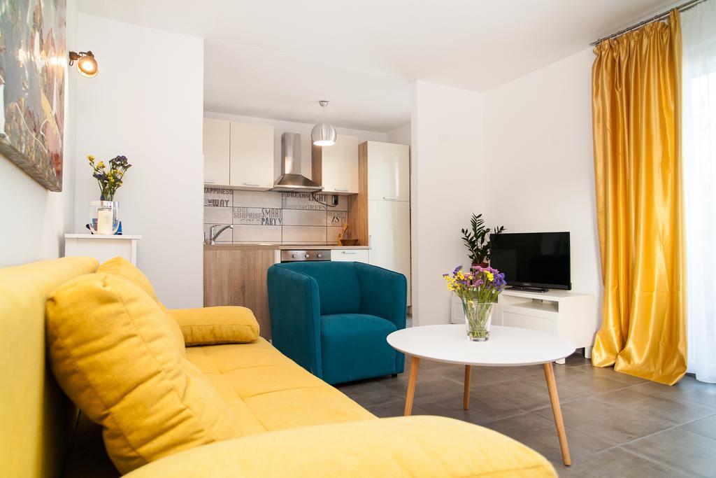 Apartment Ema Рогозница Екстериор снимка