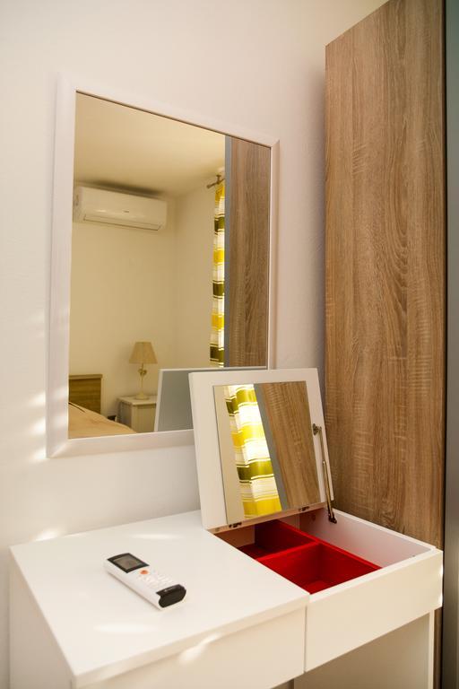 Apartment Ema Рогозница Екстериор снимка