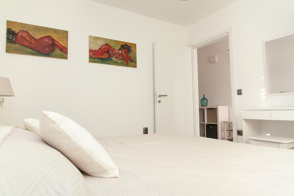 Apartment Ema Рогозница Екстериор снимка