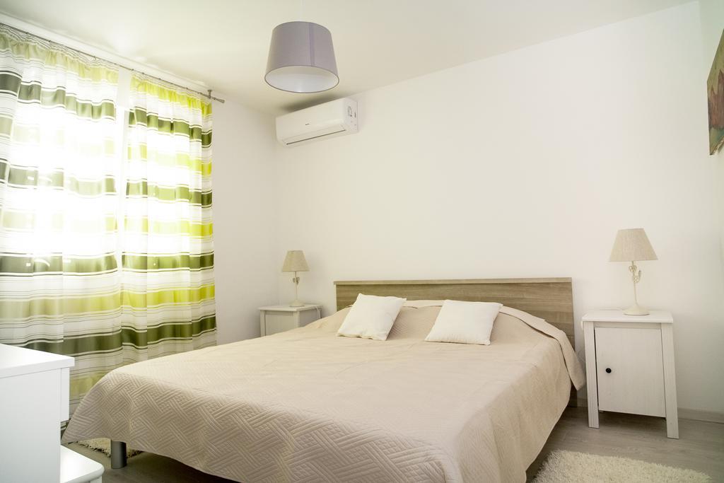 Apartment Ema Рогозница Екстериор снимка
