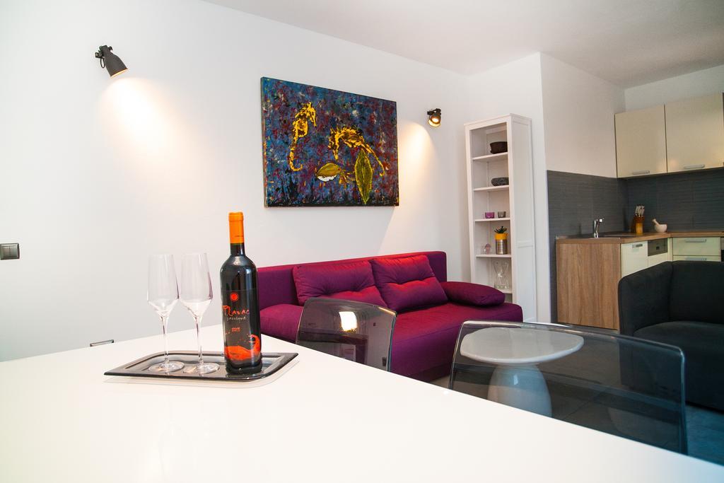 Apartment Ema Рогозница Екстериор снимка