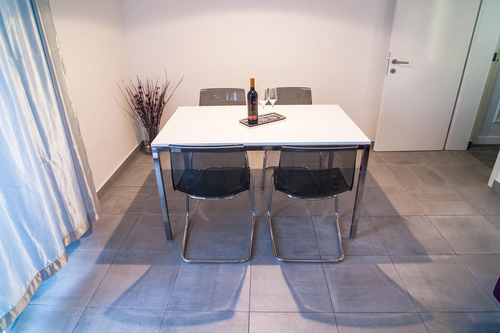Apartment Ema Рогозница Екстериор снимка
