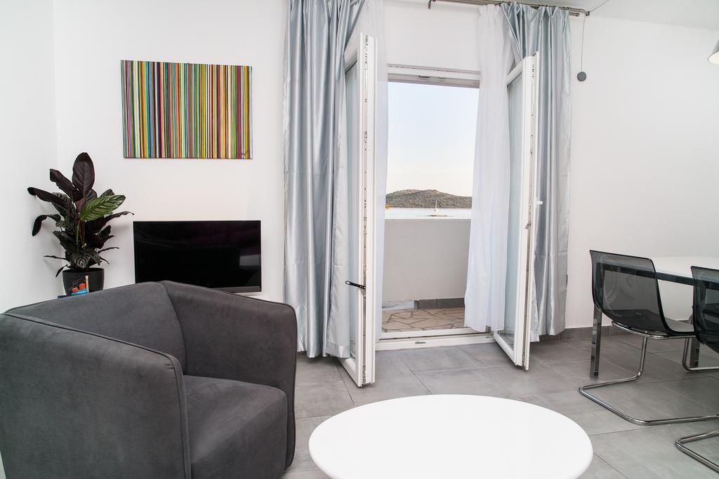 Apartment Ema Рогозница Екстериор снимка